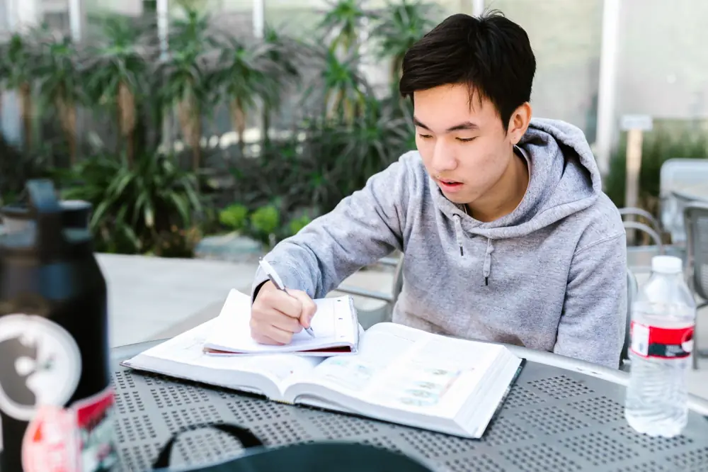 Chegg vs ChatGPT Study Help Cost Comparison Students USA